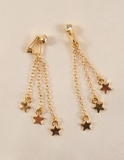 Aditi - Gold Stars Non-Piercing Labia Clips