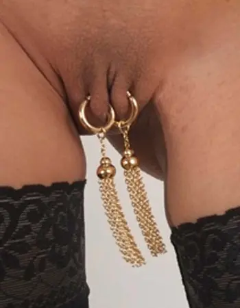 Aeterna - Gold Tassel Non-Piercing Labia Rings