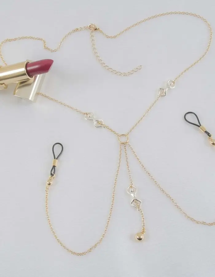 Ainsel - Breast Chain Non-Piercing Nipple Rings in Gold
