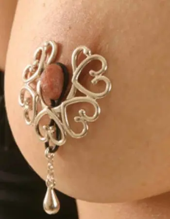 Ammavarua - Non-Piercing Silver Wreath Nipple Clamps With Pendant