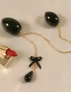 Benten - Black Double Penetrating Eggs With Gold Chain and Bow