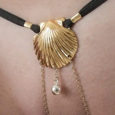 Birth of Venus - Labia G-String Jewelry with Clit Pearl
