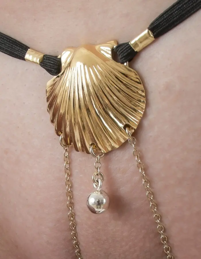 Birth of Venus - Labia G-String Jewelry with Clit Pearl
