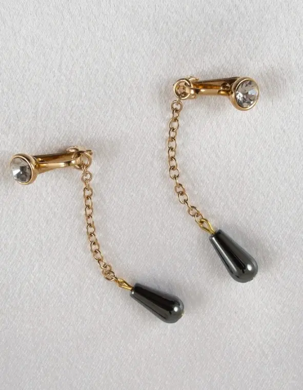 Britomart - Gold Non-Piercing Labia Clips