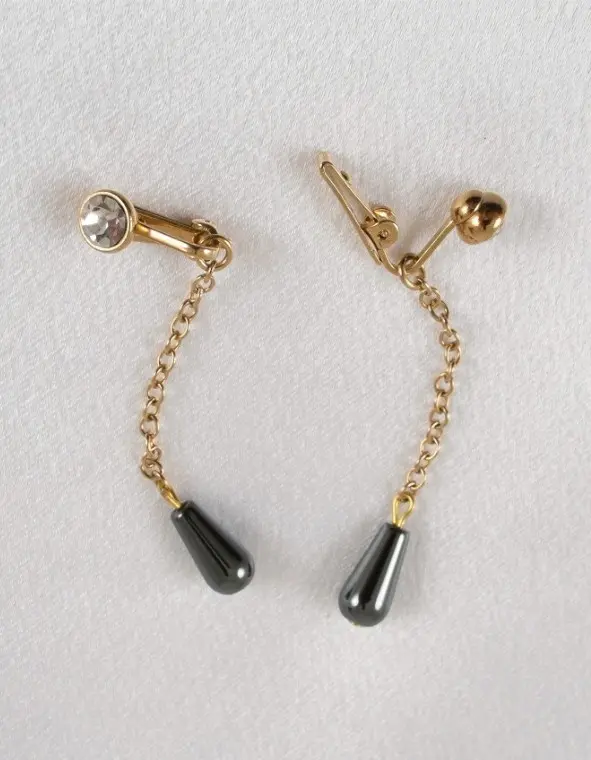 Britomart - Gold Non-Piercing Labia Clips