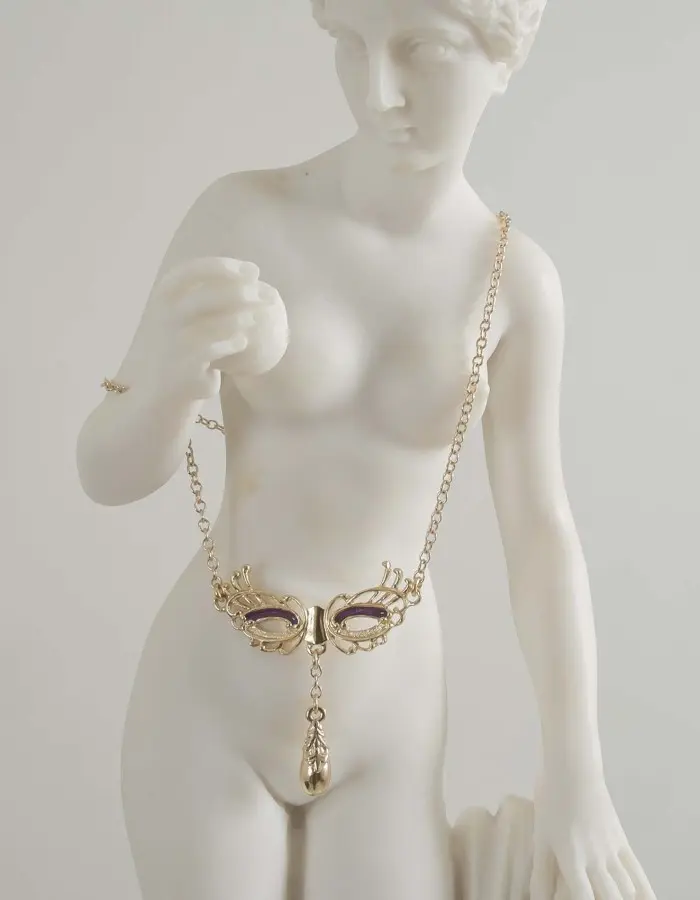 A Dreamed of City - Gold Venetian Love Mask Waist Chain