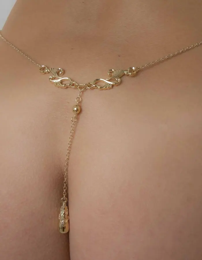 Human Behaviour - Gold Ornate Teardrop Pendant Waist Chain