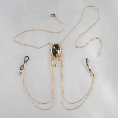 Bendis - Women's Moonlight Cameo Breast Chain Non-Piercing Nipple Rings in Gold