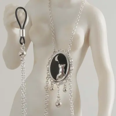It's Oh So Quiet - Women's Moonlight Cameo Breast Chain Non-Piercing Nipple Rings in Silver