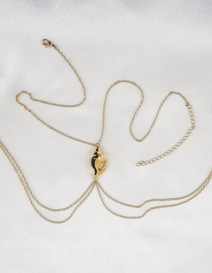 Coquillage - Gold Necklace with Nipple Rings