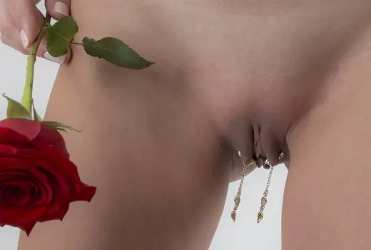 Say Goodbye to Piercing Pain and Hello to Non-Piercing Clit Jewelry