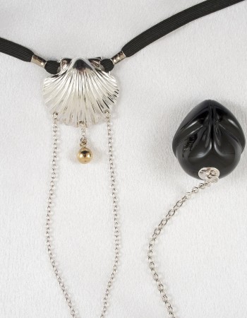 Down by the Seashore – Ouvert-String-Schmuck mit Klitorisperle und einführbarem Peniskopf