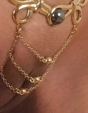 Elfin Goddess - Gold Vagina Jewelry with G String