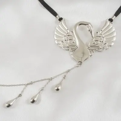 Elsa - Women's Caressing Swan Triple Teardrop Dangler G-String in Silver