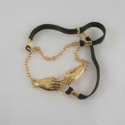 Encore plus profondément - Scrotum Testicle Caressing Hands Chain en or