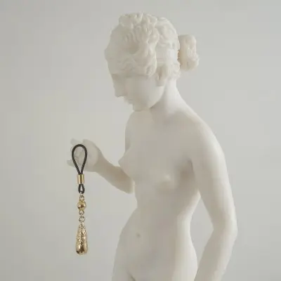 Fairy Milk - Non-Piercing Ornate Teardrop Nipple Rings in Gold