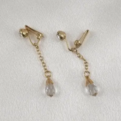 Gayatri - Gold Non-Piercing Labia Clips with Crystals
