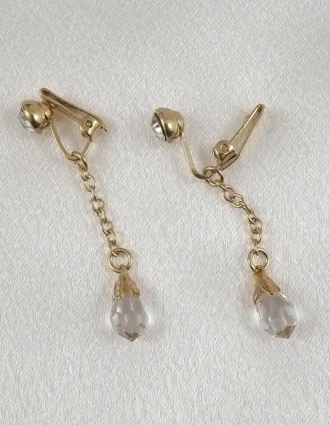 Gayatri - Gold Non-Piercing Labia Clips with Crystals
