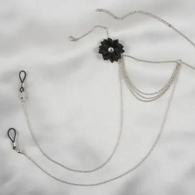 I Know It - Women's Triple Necklace Chain with Bow and Non-Piercing Nipple Pendant Nipple Rings in Silver