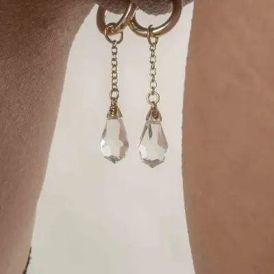 Lakshmi - Non-piercing Labia Rings With Crystal Pendant in Gold - Pair