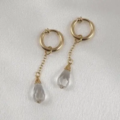 Lakshmi - Non-piercing Labia Rings With Crystal Pendant in Gold - Pair