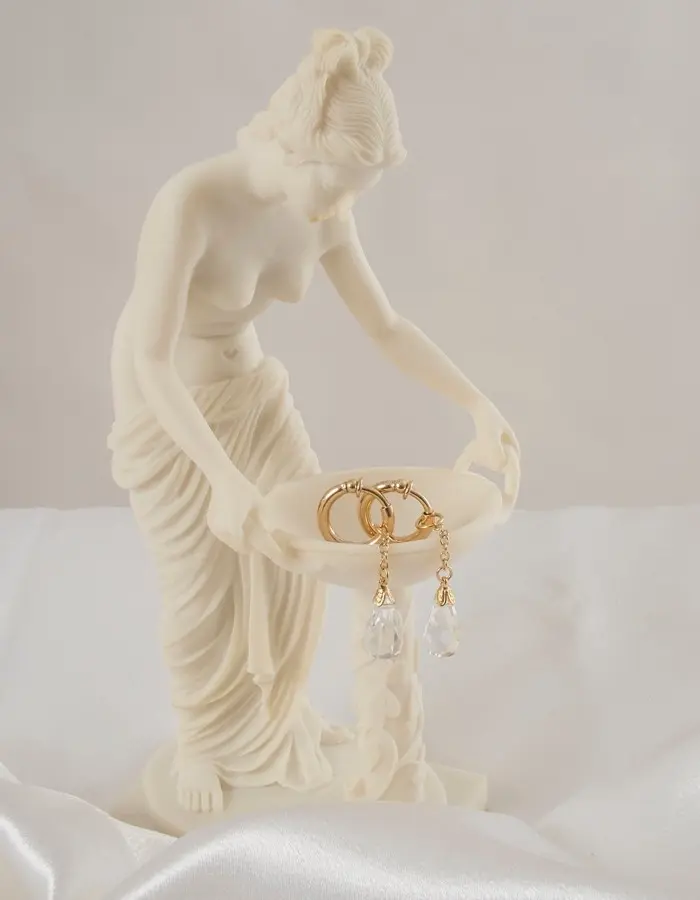 Lakshmi - Non-piercing Labia Rings With Crystal Pendant in Gold - Pair