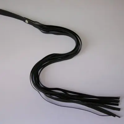 Leather Flogger Whip With 14 Strings