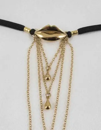 Marilyn - Enticing Lips Gold Vagina Jewelry