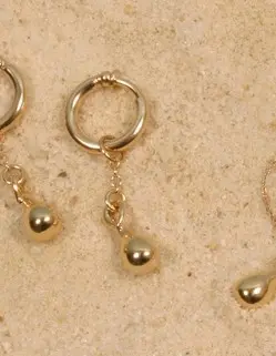 Mazu - Gold Non-Piercing Labia Rings with Pendant - Pair