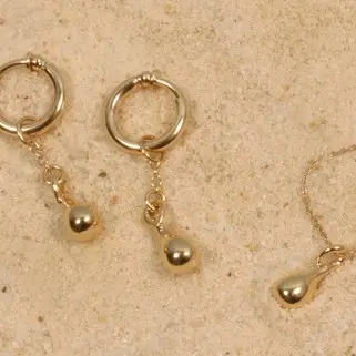 Mazu - Gold Non-Piercing Labia Rings with Pendant - Pair