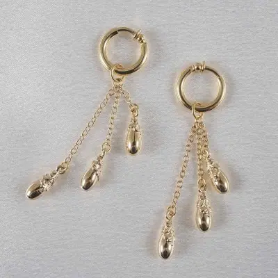 Big Time Sensuality - Non-Piercing Labia Rings with Triple Teardrop Pendants in Gold