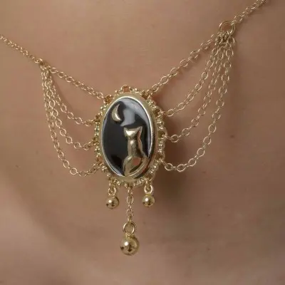 Promises in the Dark - Gold Moonlight Cameo Waist Chain
