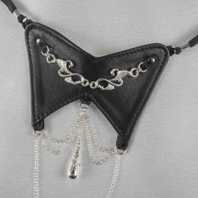 Army of Me - String ouvert en cuir pour femme avec pendentif en argent