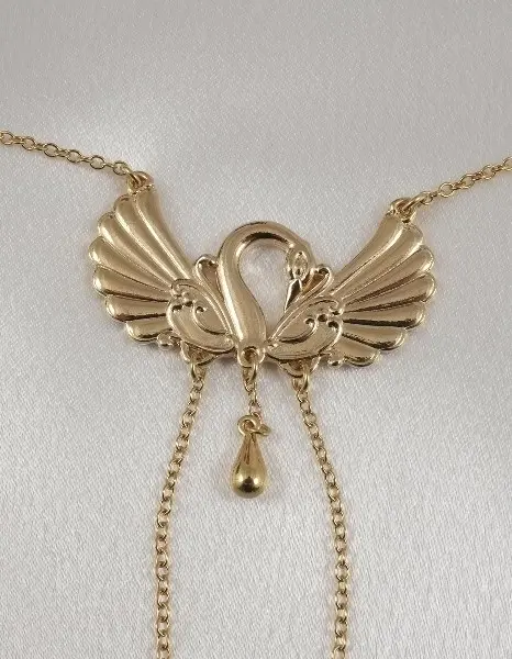Secret Garden - Women's Swan Neck Chain with Non-Piercing Nipple Rings in Gold