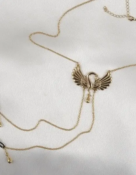 Secret Garden - Women's Swan Neck Chain with Non-Piercing Nipple Rings in Gold
