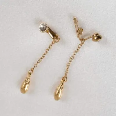 Semiramis - 24 Carat Gold Plate Non-Piercing Pussy Clips