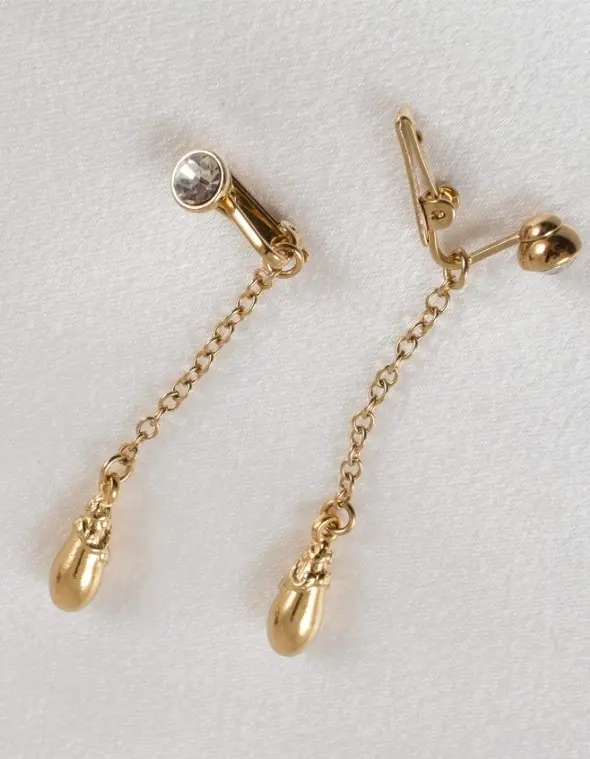 Semiramis - 24 Carat Gold Plate Non-Piercing Pussy Clips