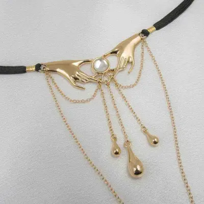 She Loves Control - Mystical Vision Vagina Jewelry and G-String in Gold