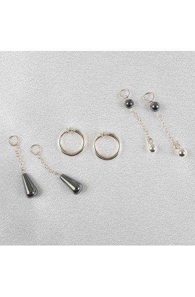 Schamlippenschmuck in Silber und Schwarz, nicht durchdringend