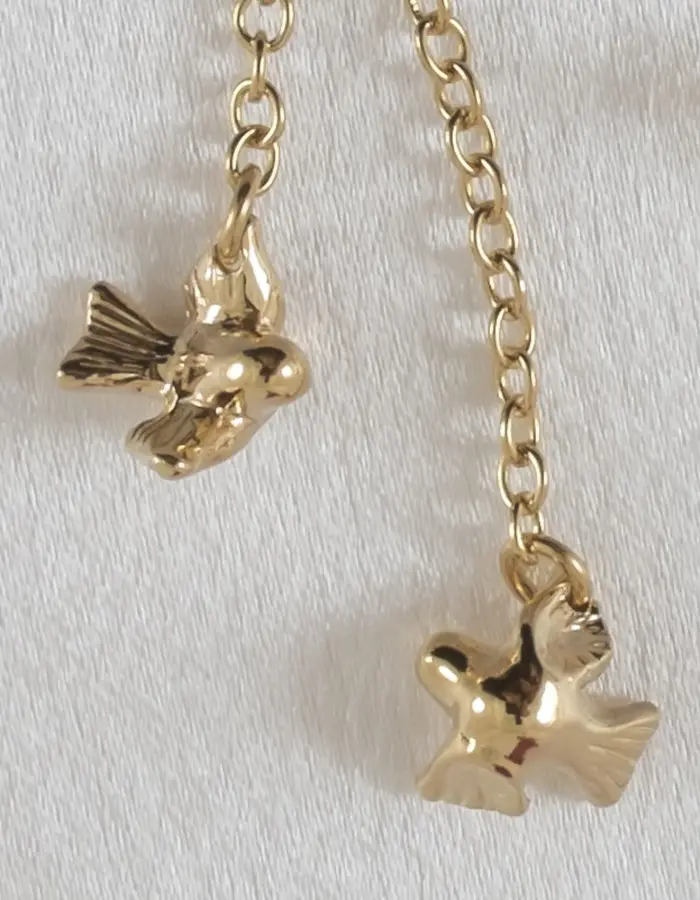 Sometimes Love Just Ain't Enough - Non-piercing labia rings with Flying Birds in Gold - Pair