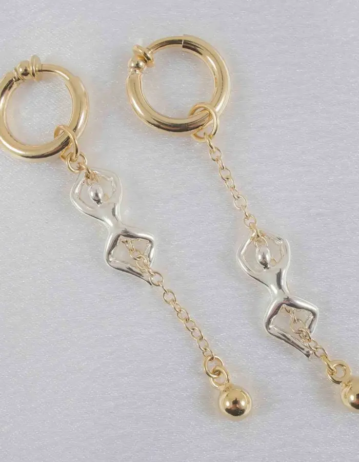 Too Young to Fall in Love - Non-Piercing Labia Rings With Gold Pendant