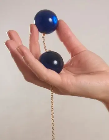Uzume - Insertable Double Geisha Balls with Gold Loop