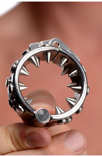 Impaler Locking Cbt Ring With Spikes