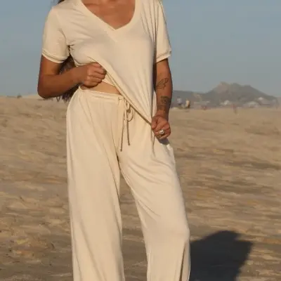 Action Jamas in Nude